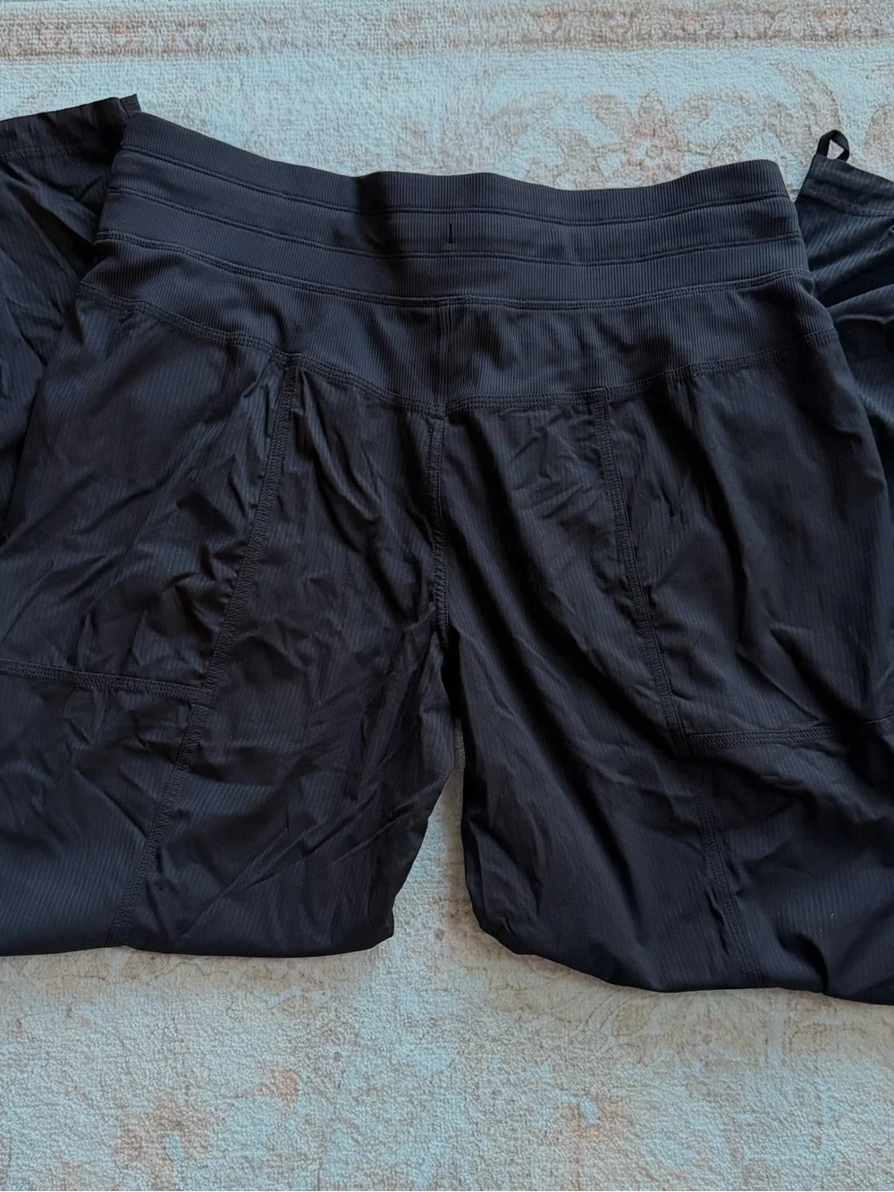 Lululemon Dance Studio Mid-Rise Pant (Short)